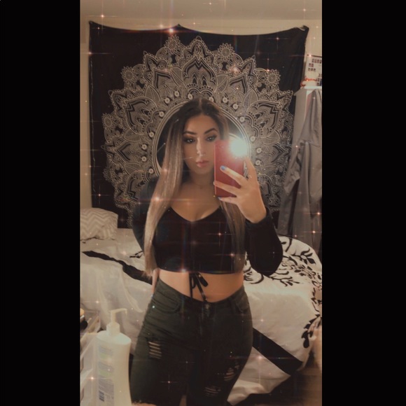 Black crop top - Picture 6 of 8